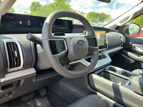 New 2026 Ford Expedition Active RWD image 17