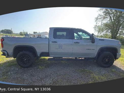 Used 2024 Chevrolet Silverado 3500 LTZ w/ LTZ Plus Package AWD/4WD image 9