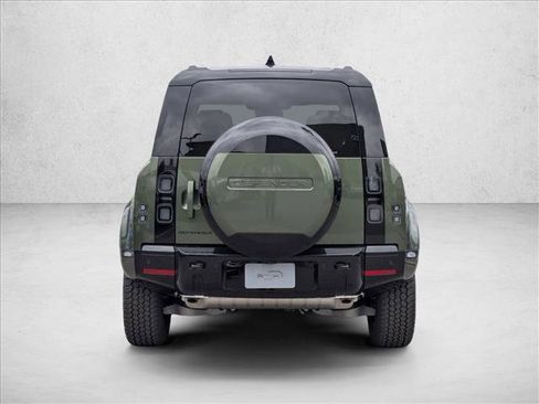New 2026 Land Rover Defender 110 X-Dynamic SE image 8