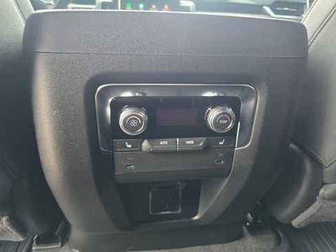 Used 2025 GMC Yukon Elevation w/ LPO, Elevation Black Package RWD image 33