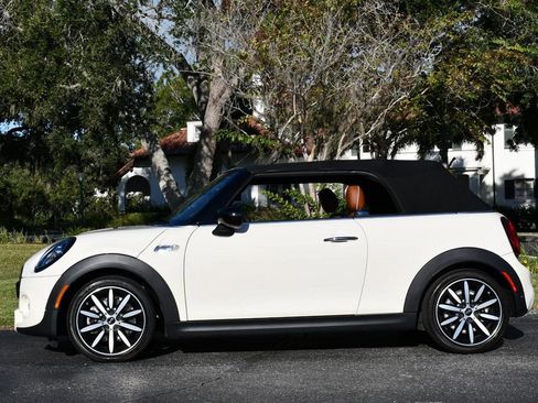 Used 2021 MINI Cooper S image 34