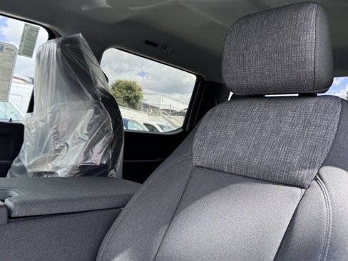 Used 2024 Ford F550 4x4 Crew Cab Super Duty w/ XLT Value Package image 16