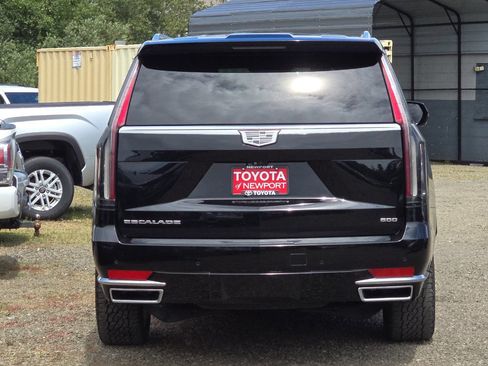 Used 2021 Cadillac Escalade Premium Luxury w/ Driver Assist Tech Package AWD/4WD image 5