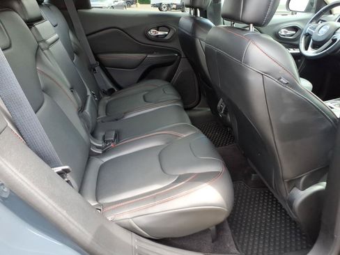 Used 2016 Jeep Cherokee Trailhawk w/ Leather Interior Group AWD/4WD image 29