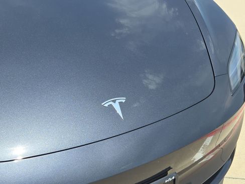 Used 2025 Tesla Model 3 Long Range RWD image 10