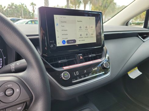 Used 2026 Toyota Corolla LE image 23