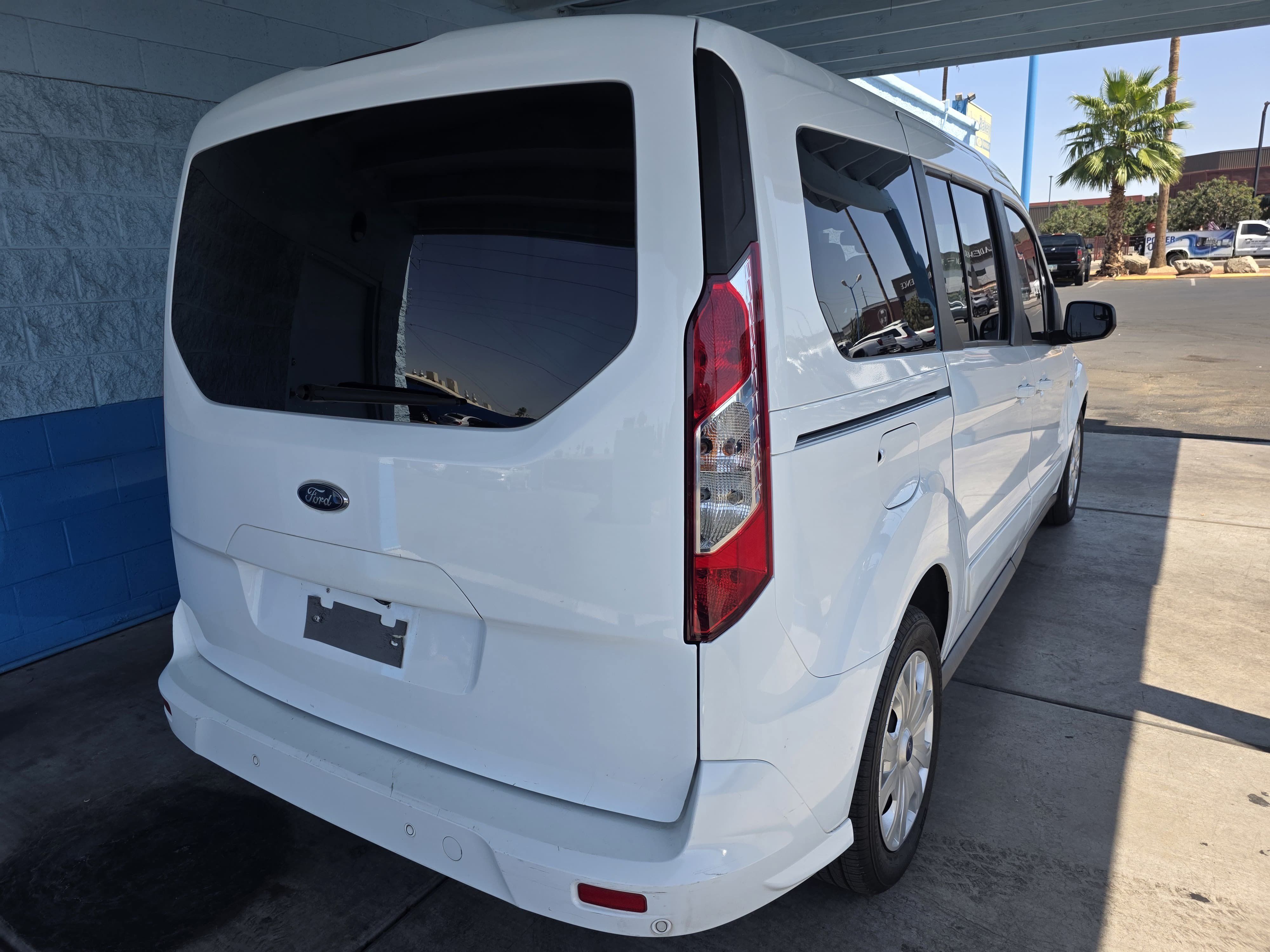 Used 2019 Ford Transit Connect XLT FWD image 3