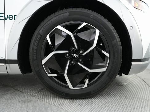 Used 2024 Hyundai Ioniq 5 Limited image 18