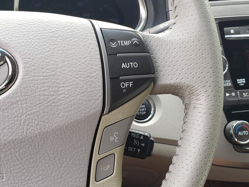 Used 2011 Toyota Avalon Limited FWD image 22