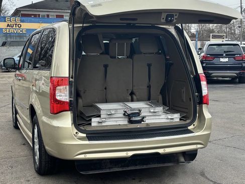 Used 2012 Chrysler Town & Country Touring-L w/ Trailer Tow Group image 9