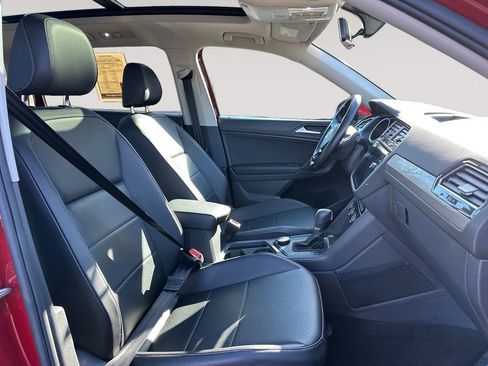 Used 2019 Volkswagen Tiguan SE w/ Panoramic Sunroof Package image 15