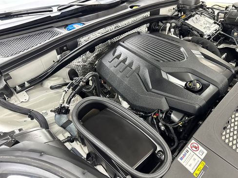 Used 2023 Porsche Macan AWD/4WD image 76