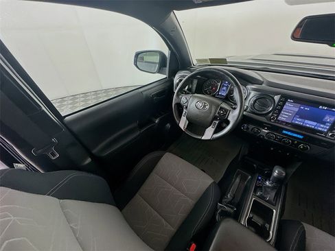 Used 2023 Toyota Tacoma TRD Sport image 9
