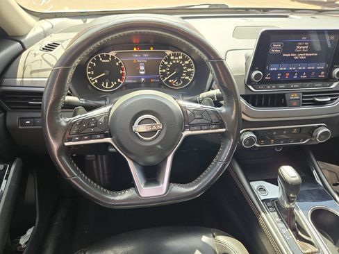 Used 2023 Nissan Altima 2.5 SR FWD image 10
