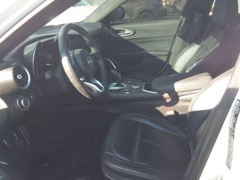 Used 2022 Alfa Romeo Giulia Ti image 5