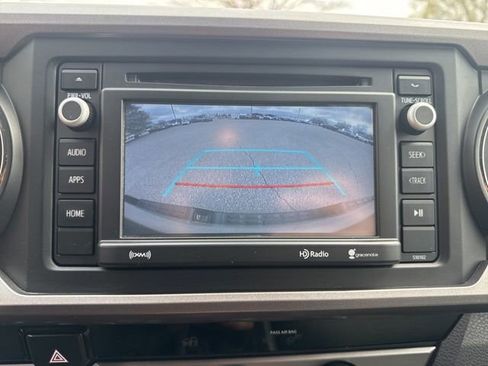 Used 2018 Toyota Tacoma SR5 image 32