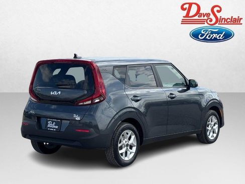 Used 2022 Kia Soul LX w/ Technology Package FWD image 7