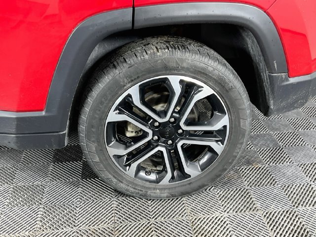 Used 2023 Jeep Compass Limited w/ Sun and Sound Group AWD/4WD image 31