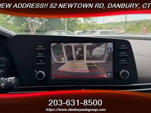 Used 2023 Hyundai Elantra SEL w/ Cargo Package FWD image 19