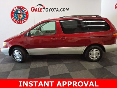 Used 1999 Toyota Sienna XLE FWD image 9