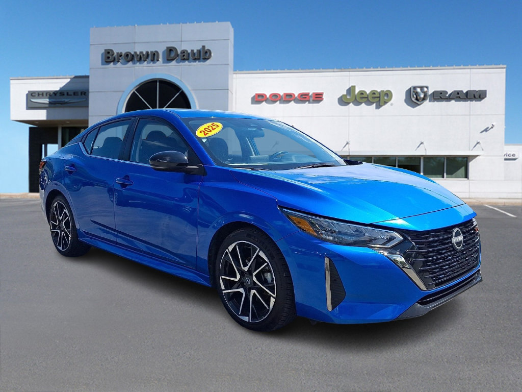 Used 2025 Nissan Sentra SR FWD image 1