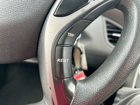 Used 2013 Hyundai Elantra GLS FWD image 15