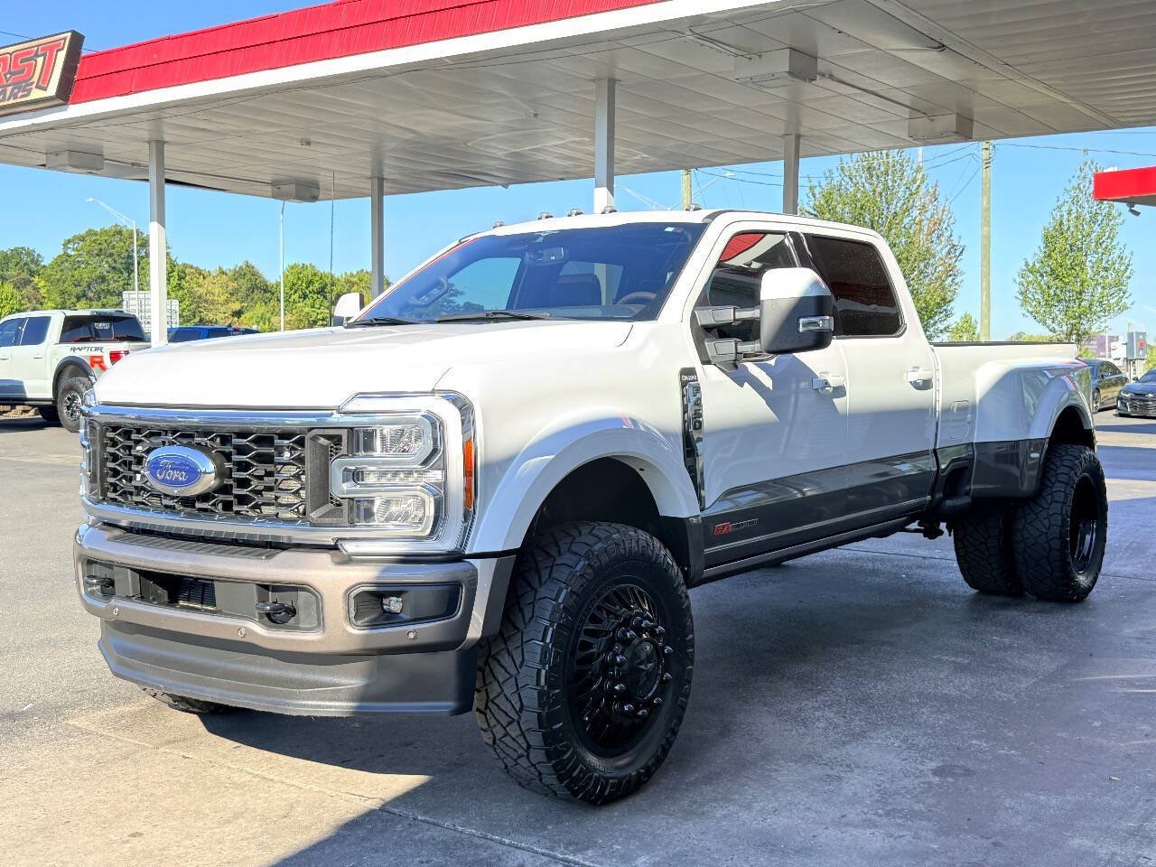 Used 2023 Ford F450 King Ranch w/ FX4 Off-Road Package AWD/4WD image 6