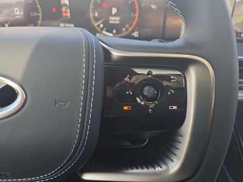 New 2026 INFINITI QX80 4WD image 18