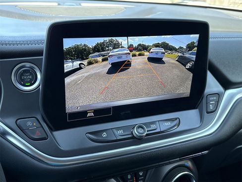 Used 2025 Chevrolet Blazer LT image 21