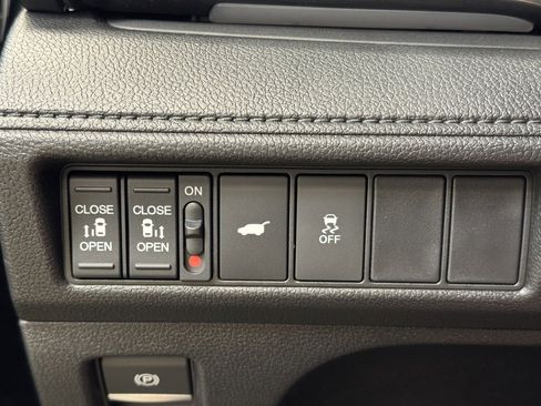 Used 2025 Honda Odyssey Sport-L image 32