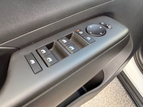 New 2026 Hyundai Kona SE image 10