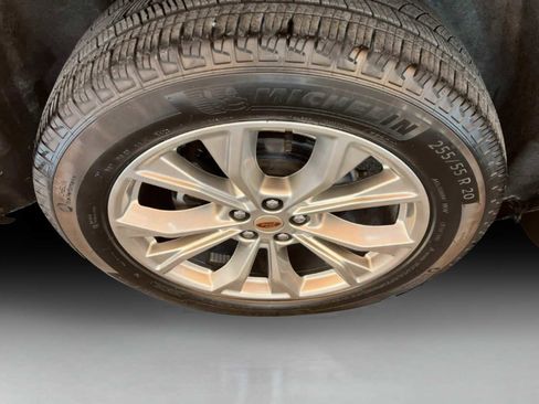 Used 2023 Ford Explorer Limited w/ Limited Technology Package image 9