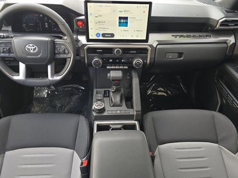 Used 2026 Toyota Tacoma TRD Off-Road AWD/4WD image 10