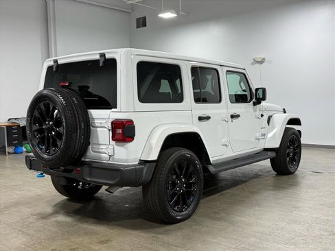 Used 2022 Jeep Wrangler Unlimited Sahara image 4