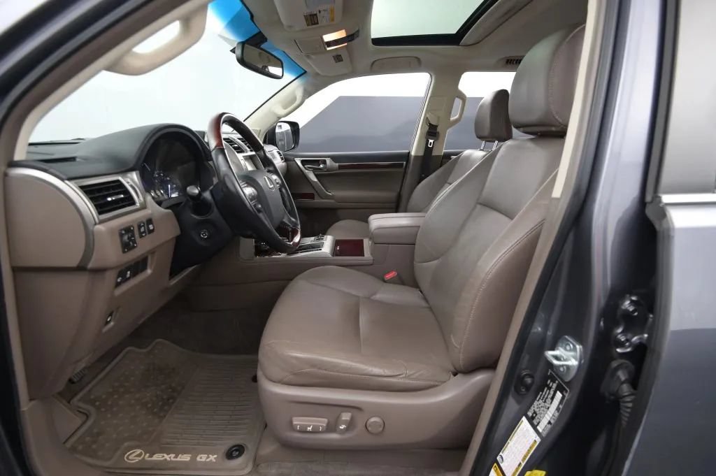 Used 2018 Lexus GX 460 Premium w/ Premium Package AWD/4WD image 38
