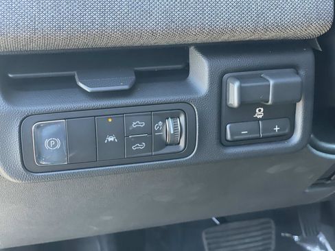 New 2026 GMC Sierra EV Elevation image 18