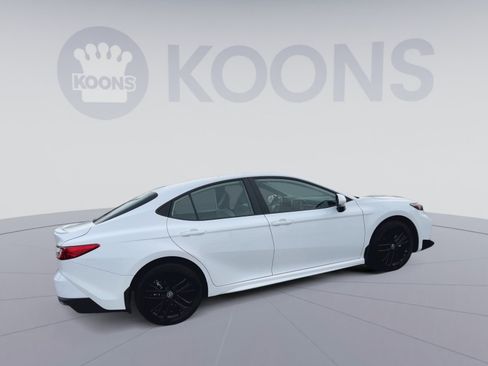 Used 2025 Toyota Camry LE AWD/4WD image 12