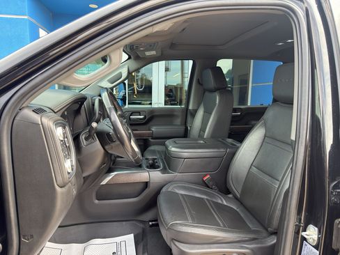 Used 2022 GMC Sierra 2500 Denali w/ Denali Black Diamond Edition AWD/4WD image 16