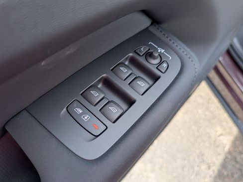 New 2026 Volvo XC60 B5 Ultra w/ Protection Package Premier image 8