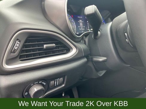 New 2025 Chrysler Voyager LX image 12