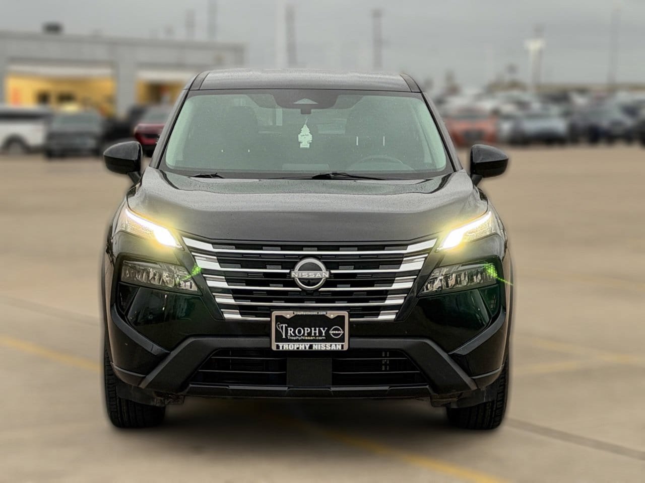 Certified 2025 Nissan Rogue SV FWD image 3