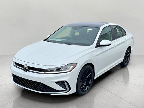 New 2025 Volkswagen Jetta SE image 3