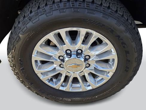 Used 2022 Chevrolet Silverado 2500 High Country w/ LPO, Dark Essentials Package AWD/4WD image 8