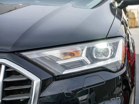 Used 2023 Audi Q7 Premium w/ Convenience Package image 7