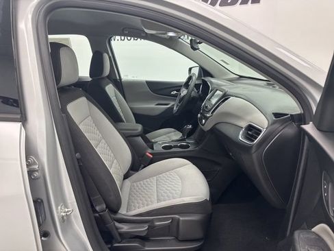 Used 2018 Chevrolet Equinox LS FWD image 27