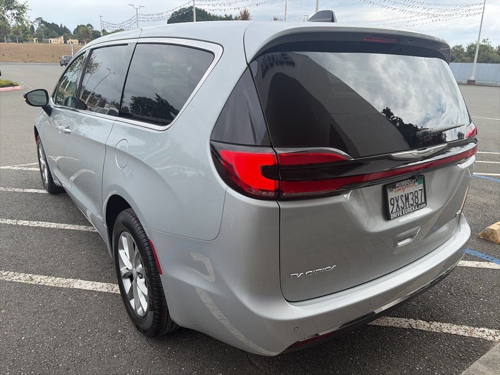 Used 2026 Chrysler Pacifica Select AWD/4WD image 16