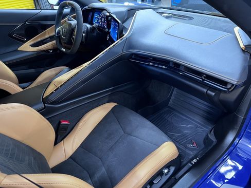 Used 2025 Chevrolet Corvette Z06 w/ Z07 Performance Package RWD image 16