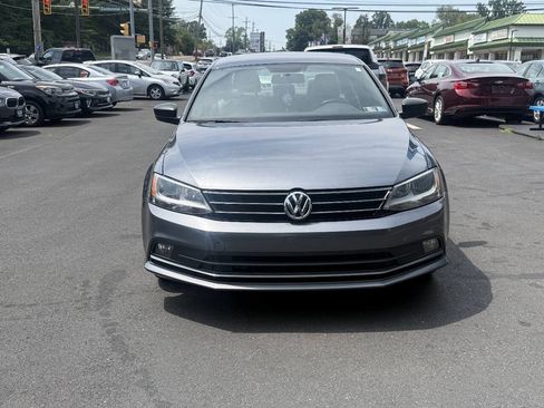 Used 2015 Volkswagen Jetta Sport FWD image 3