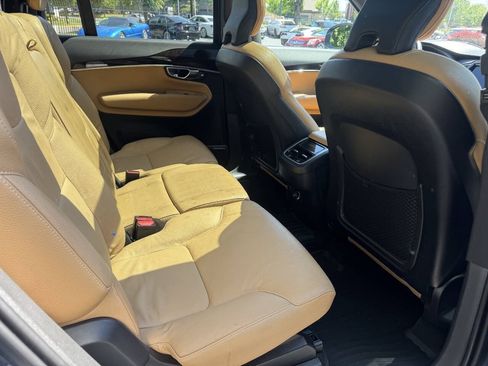 Used 2019 Volvo XC90 T6 Momentum w/ Advanced Package AWD/4WD image 12