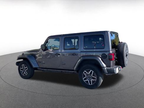 Used 2025 Jeep Wrangler Sahara image 10